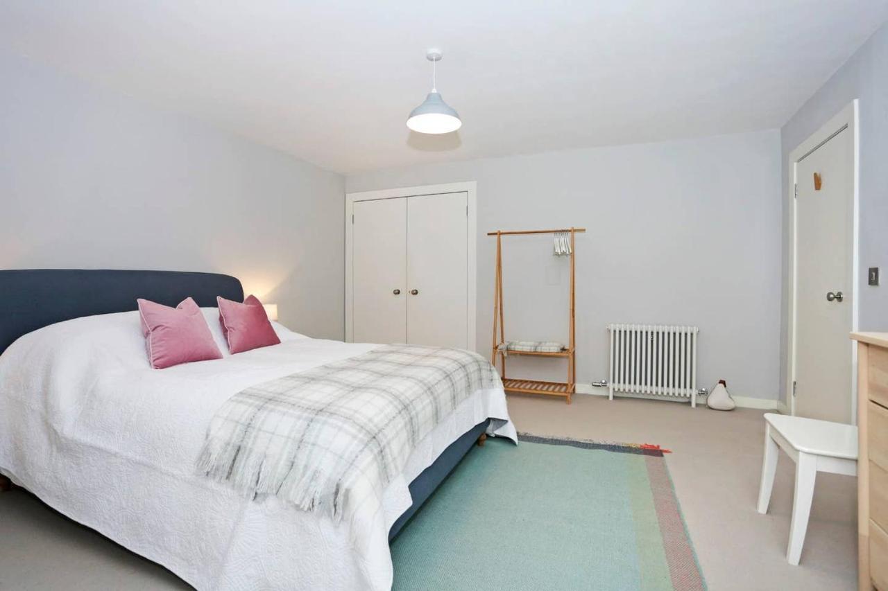 Joivy Vibrant Home Near Calton Hill Edinburgh Dış mekan fotoğraf